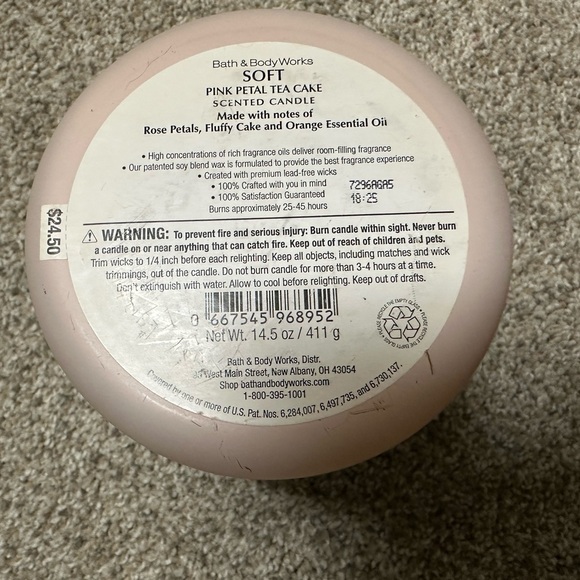 Bath and Body Works Pink Petal Tea Cake Candle 2017 - Picture 2 of 2